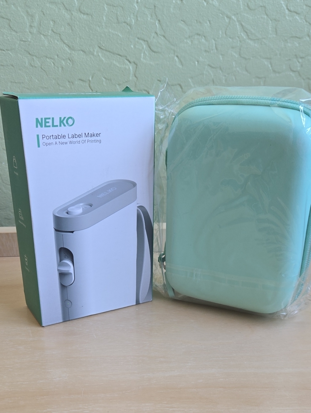 NELKO Portable Label Maker with Carry Case NEW